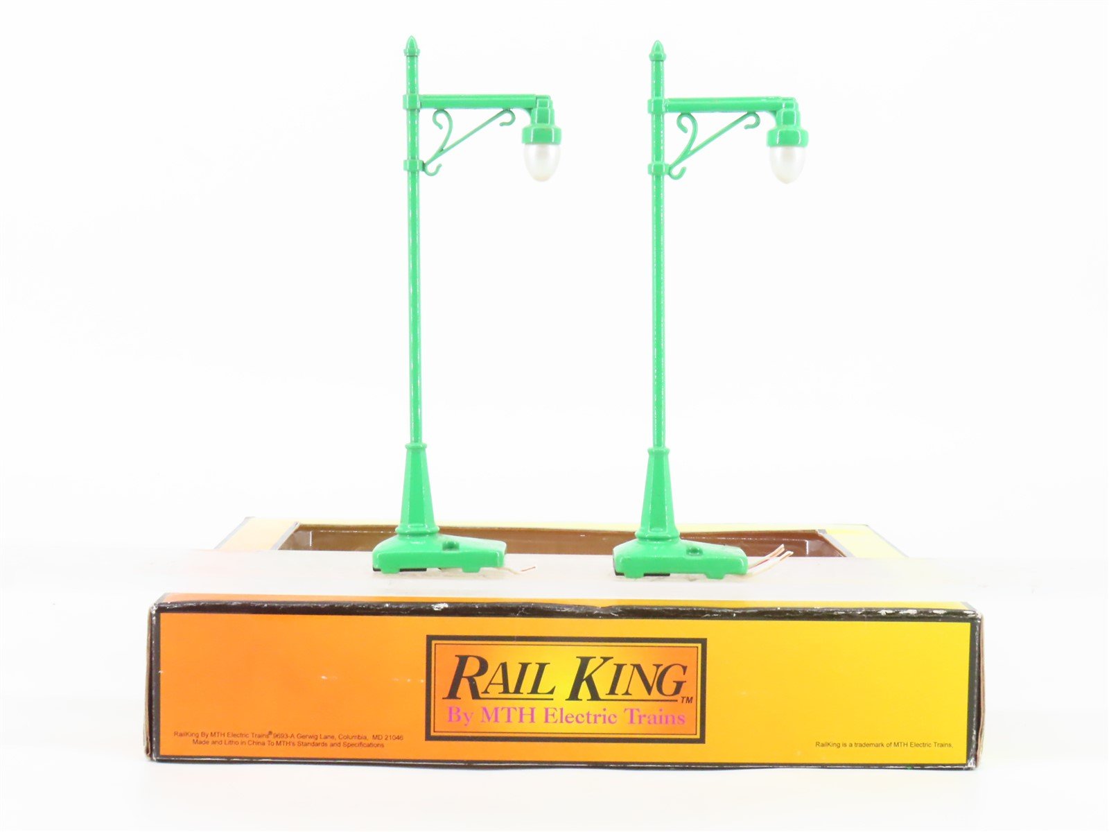 O 1/48 Scale MTH Rail King 1032 Die-Cast Street Lamp No. 64 Set of 2