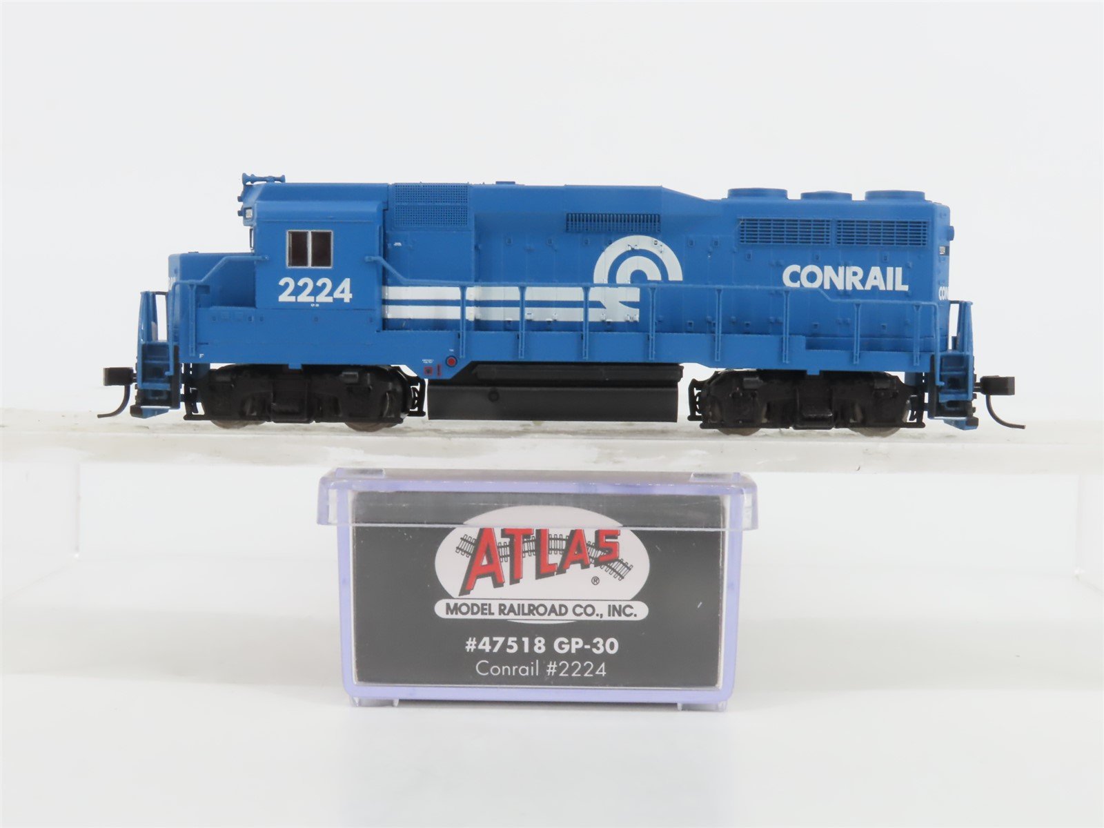 N Scale Atlas Classic 47518 CR Conrail EMD GP30 Diesel #2224 - DCC Ready