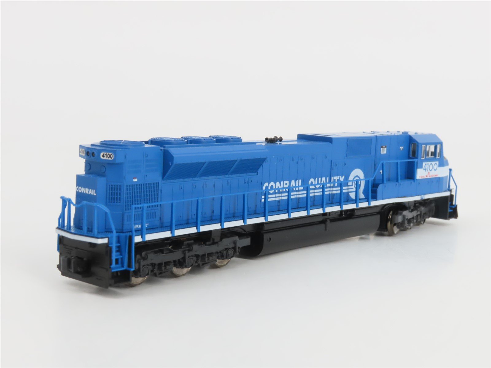 N Scale KATO 176-5501 CR Conrail Quality EMD SD80MAC Diesel #4100 w/ DCC