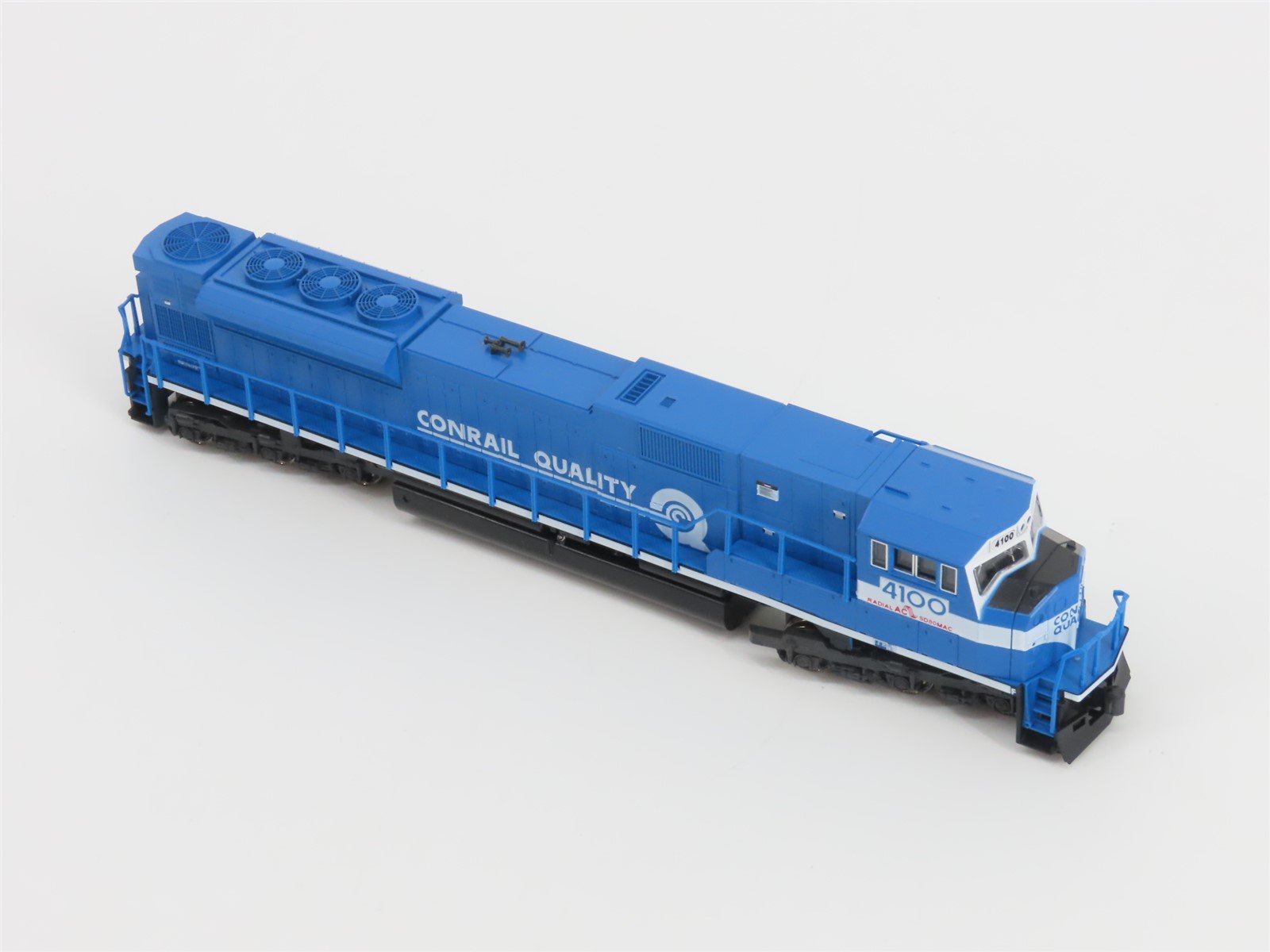 N Scale KATO 176-5501 CR Conrail Quality EMD SD80MAC Diesel #4100 w/ DCC