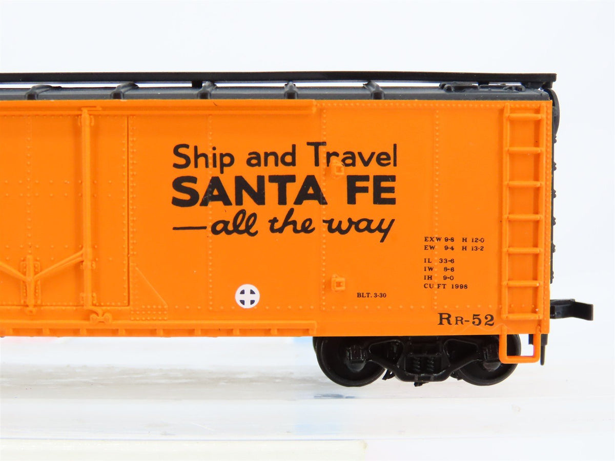 HO Scale Walthers Trainline 931-635 SFRD Santa Fe 40&#39; Plug Door Reefer #13561