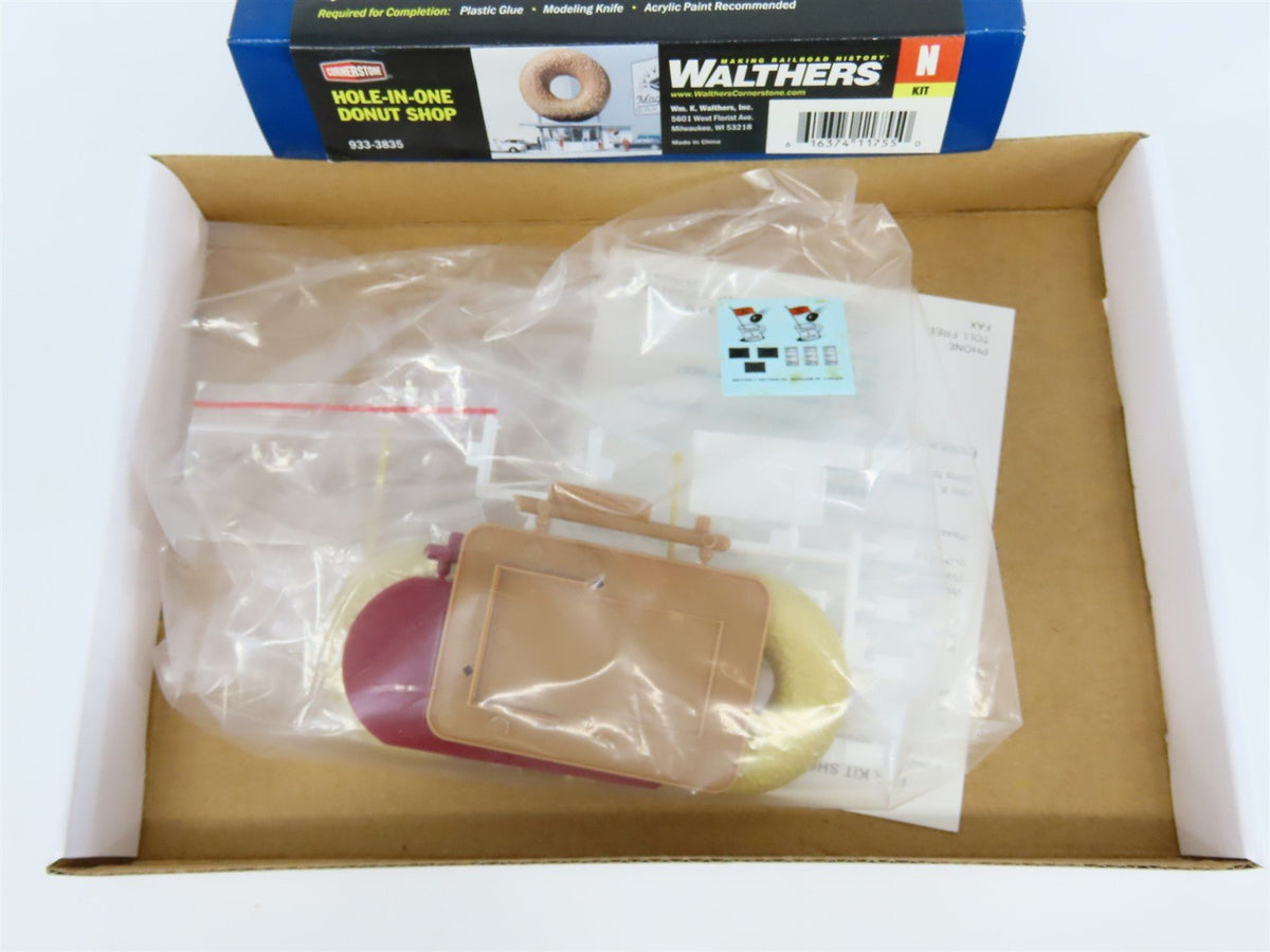 N 1/160 Scale Walthers Cornerstone 933-3835 Hole-In-One Donut Shop
