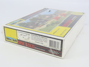N 1/160 Scale DPM Gold Kit 661 Olsen Feeds & Larsen's Implement - Sealed