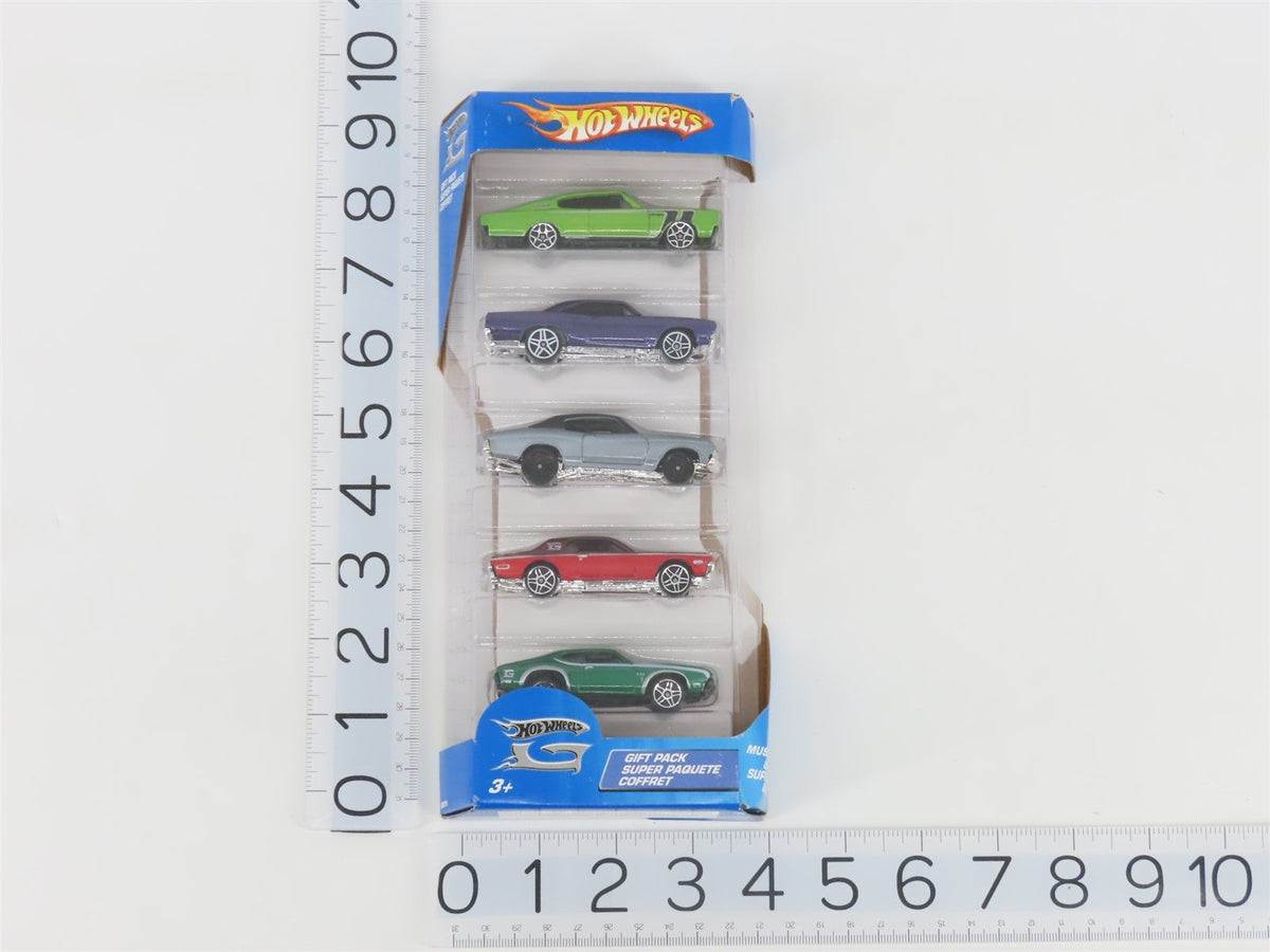 LOT of 16 1:64 Scale Hot Wheels Die-Cast Assorted Cars