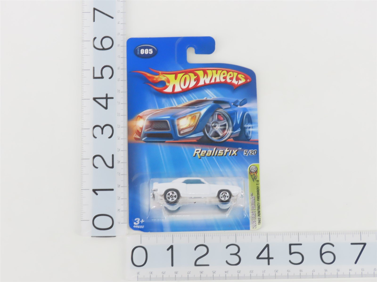 LOT of 16 1:64 Scale Hot Wheels Die-Cast Assorted Cars