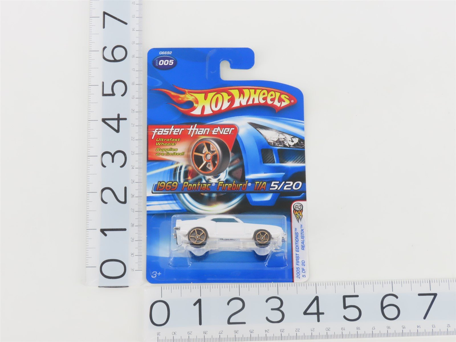 LOT of 16 1:64 Scale Hot Wheels Die-Cast Assorted Cars