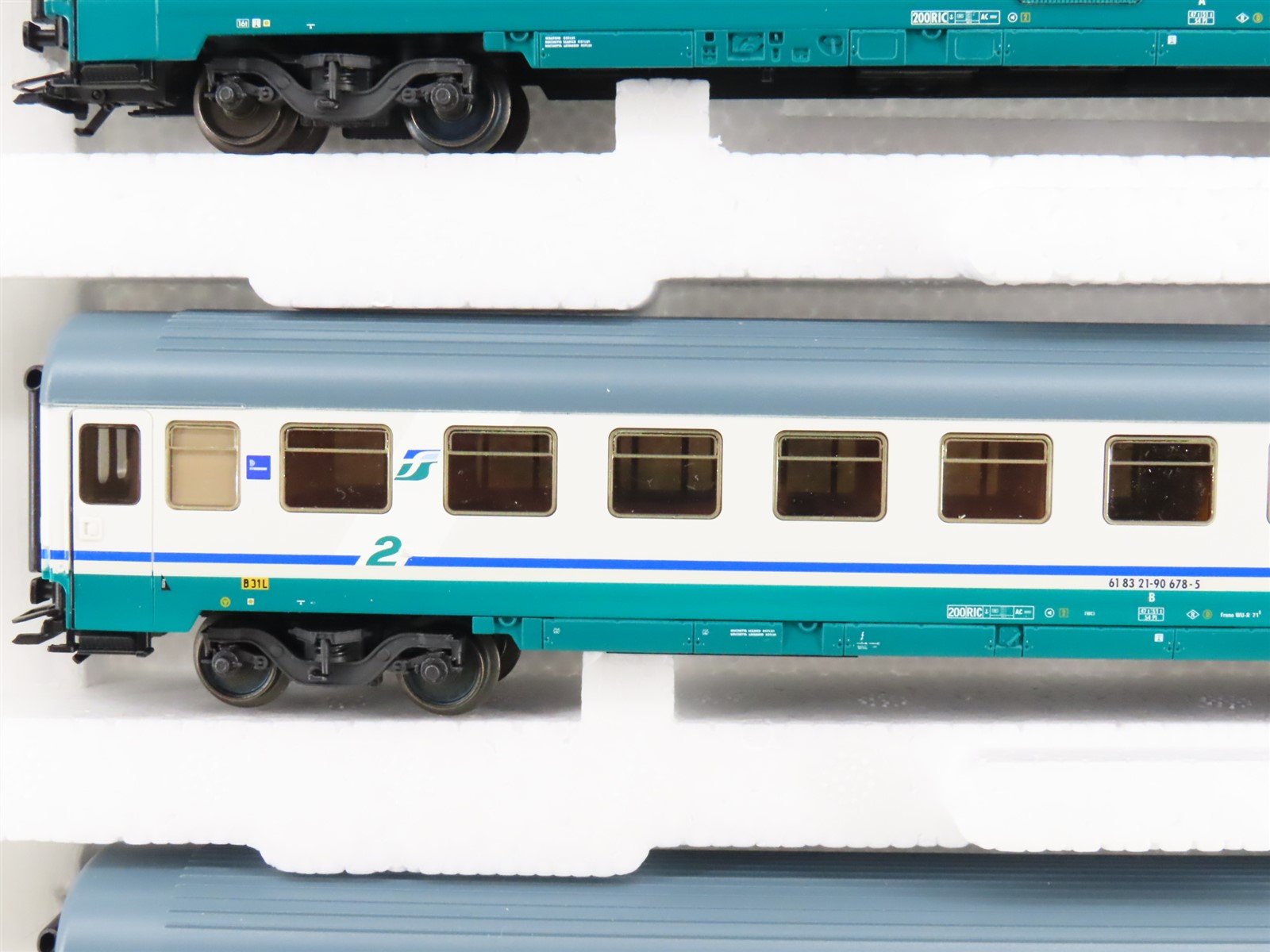 HO Marklin 41893 FS Italian State Railways Express Train Passenger 3-Car Set