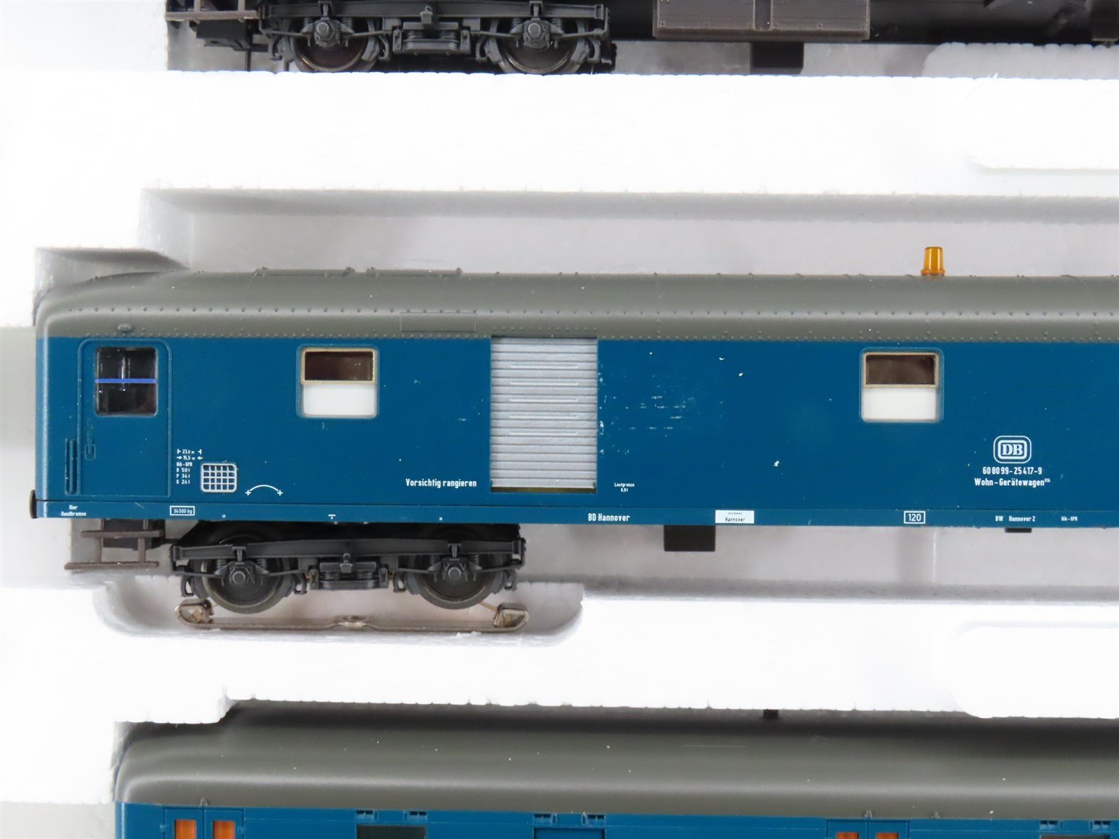 HO Marklin 49951 DB German Federal Railroad 3-Car Crane Tender Passenger Set