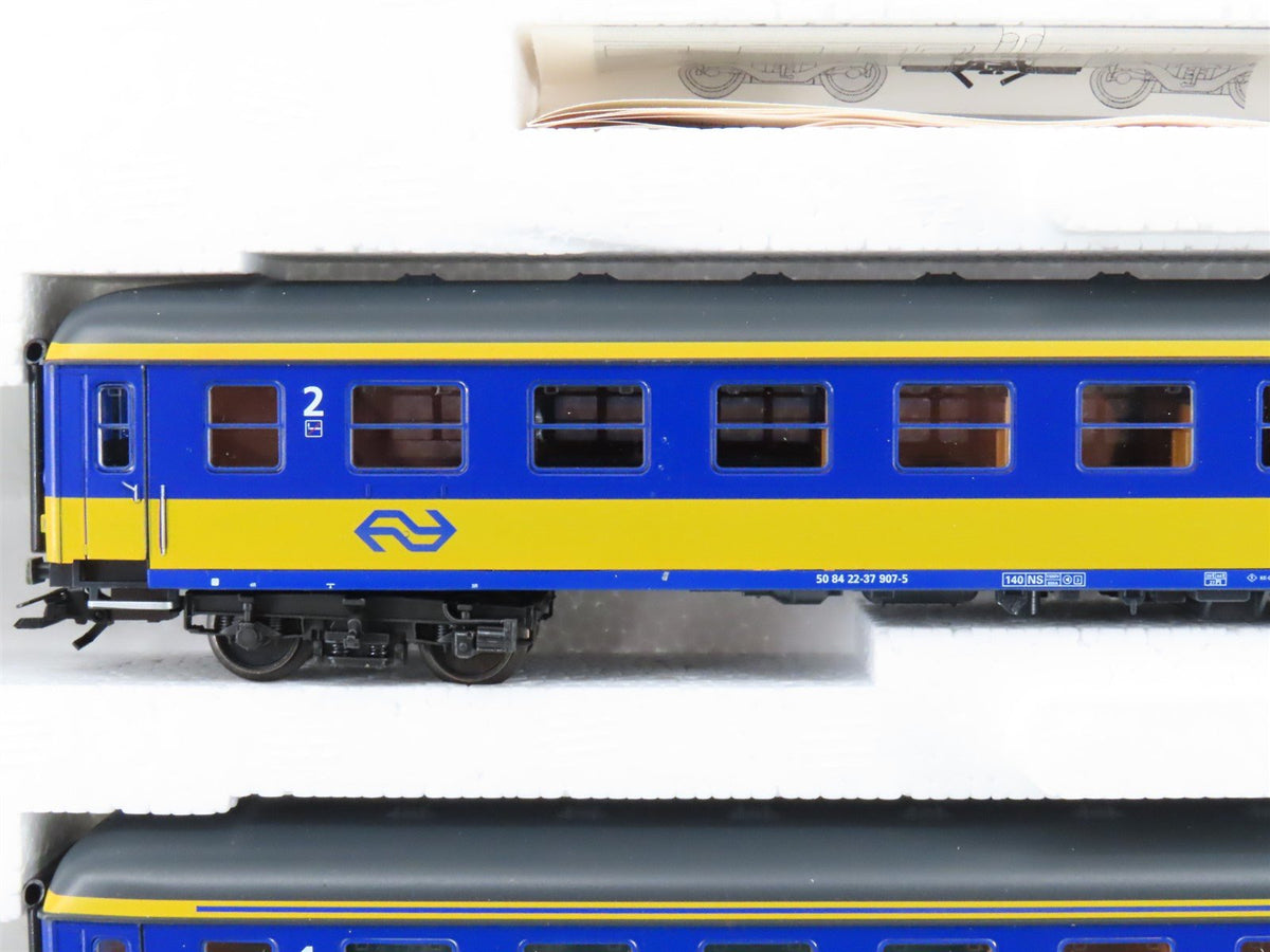 HO Scale Marklin 42903 NS Dutch State Railways Era V 3-Car Express Passenger Set