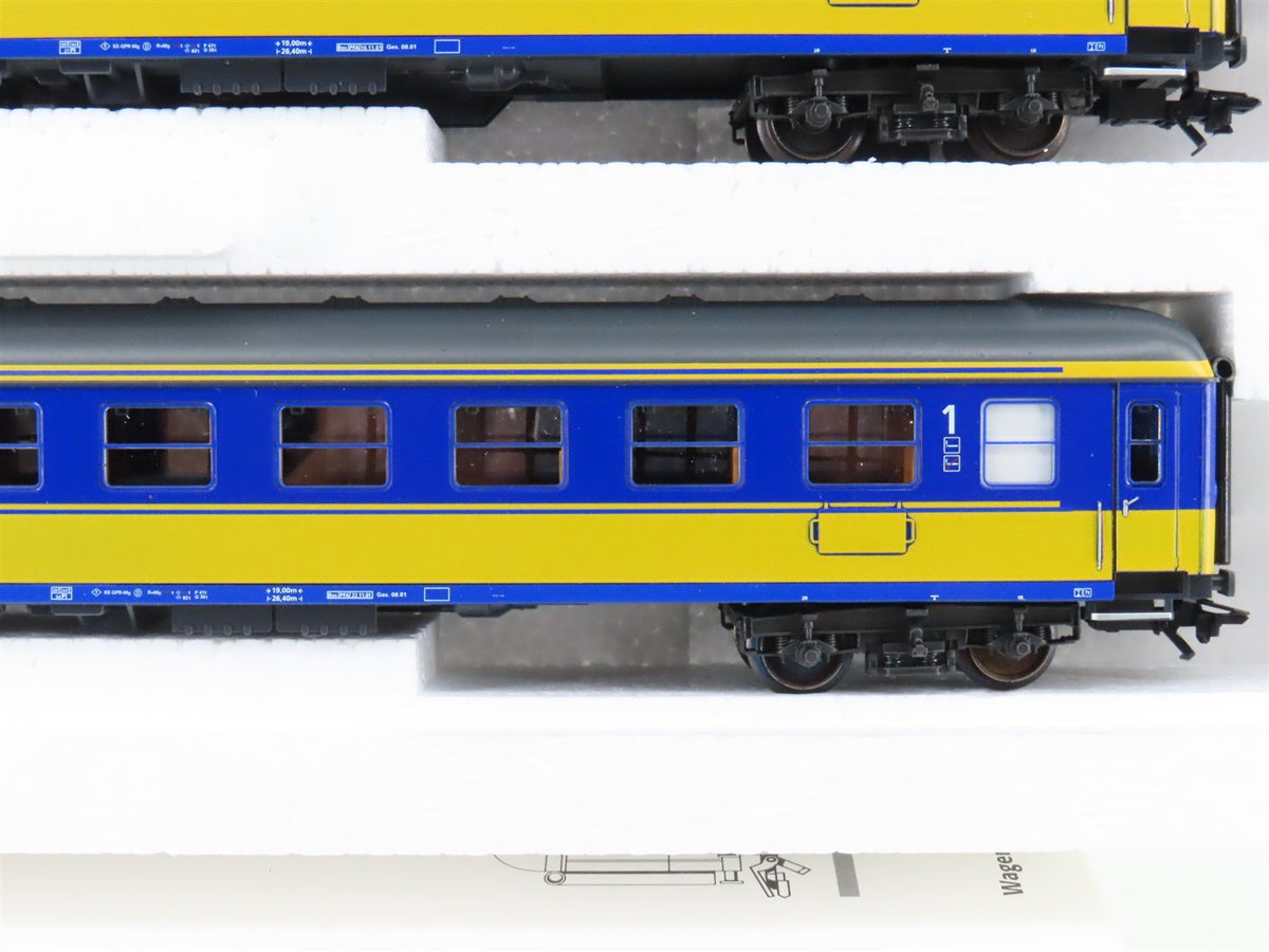 HO Scale Marklin 42903 NS Dutch State Railways Era V 3-Car Express Passenger Set
