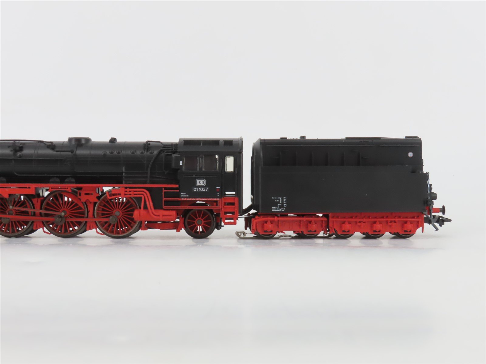 HO 3-Rail AC Marklin Digital 39103 DB German 4-6-2 BR01 Steam #1057 w/ Sound