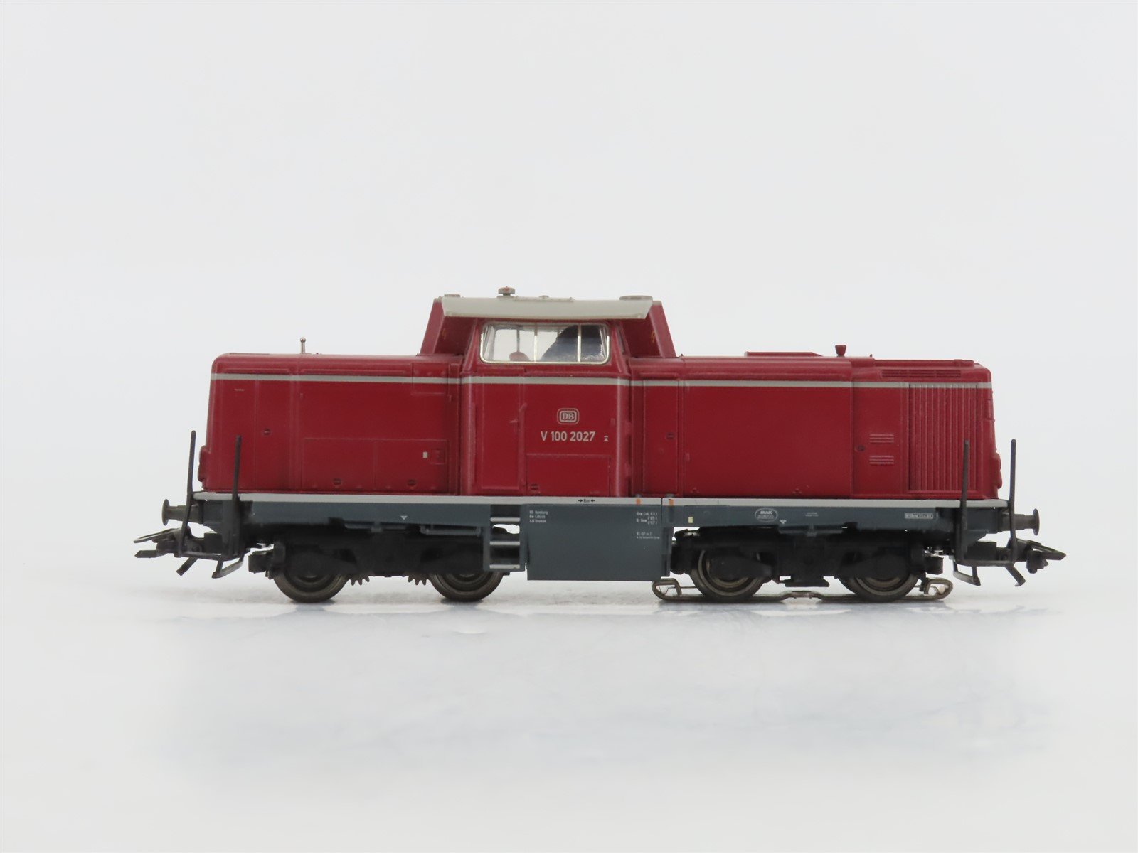 HO Scale 3-Rail AC Marklin DB Deutsche Bahn V100 Diesel Locomotive #2027
