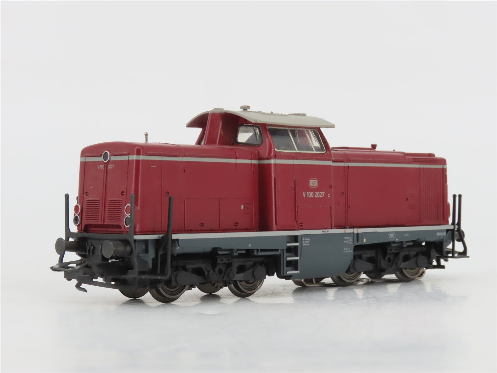 HO Scale 3-Rail AC Marklin DB Deutsche Bahn V100 Diesel Locomotive #2027
