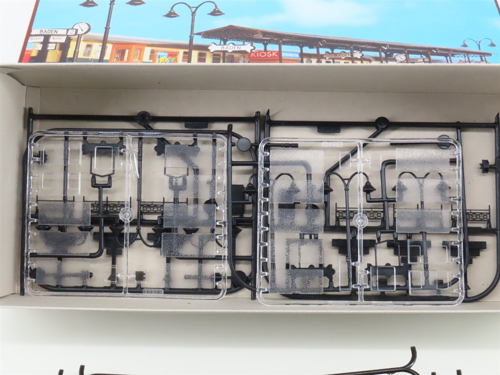 HO 1/87 Scale Vollmer Kit 3562 Baden Station Platform