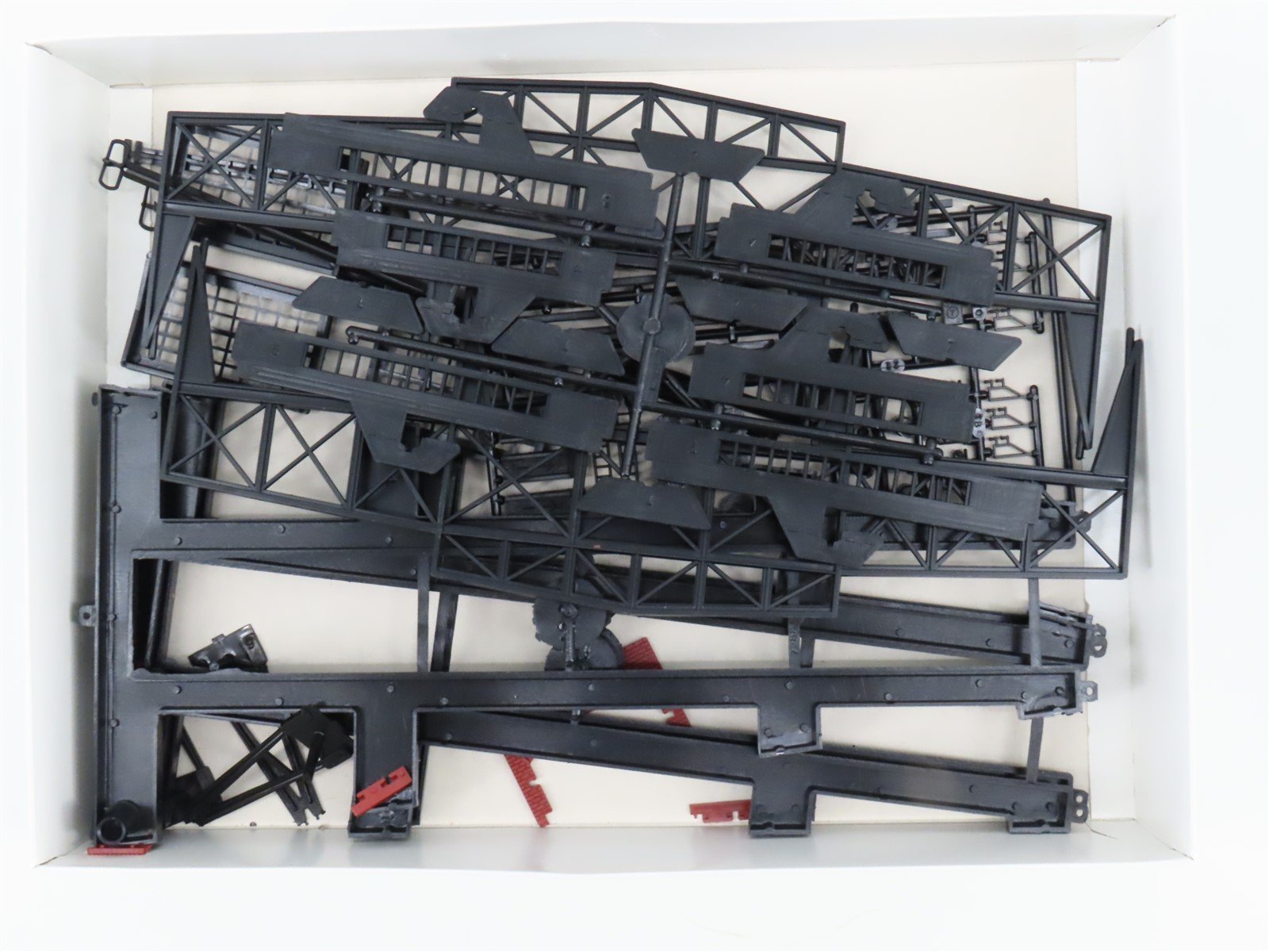 HO 1/87 Scale Marklin Plastic Kit 7288 3-Stall Locomotive Shed