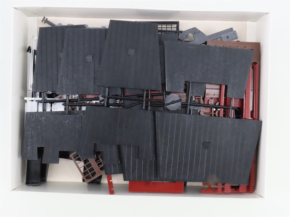 HO 1/87 Scale Marklin Plastic Kit 7288 3-Stall Locomotive Shed