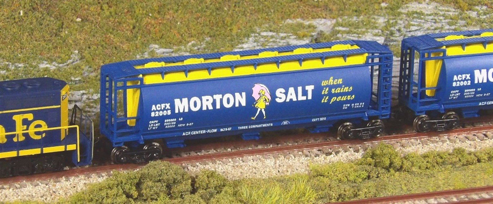 Z Scale FULL THROTTLE FT1069 ACFX Morton Salt 3-Bay Cylindrical Hoppers Set #1