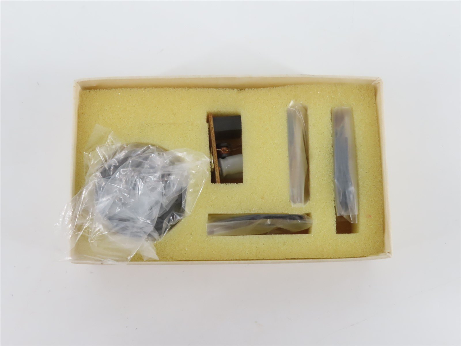 LOT of 8 HO 1/87 Scale PFM Pacific Fastmail Tender Sound Speaker Units