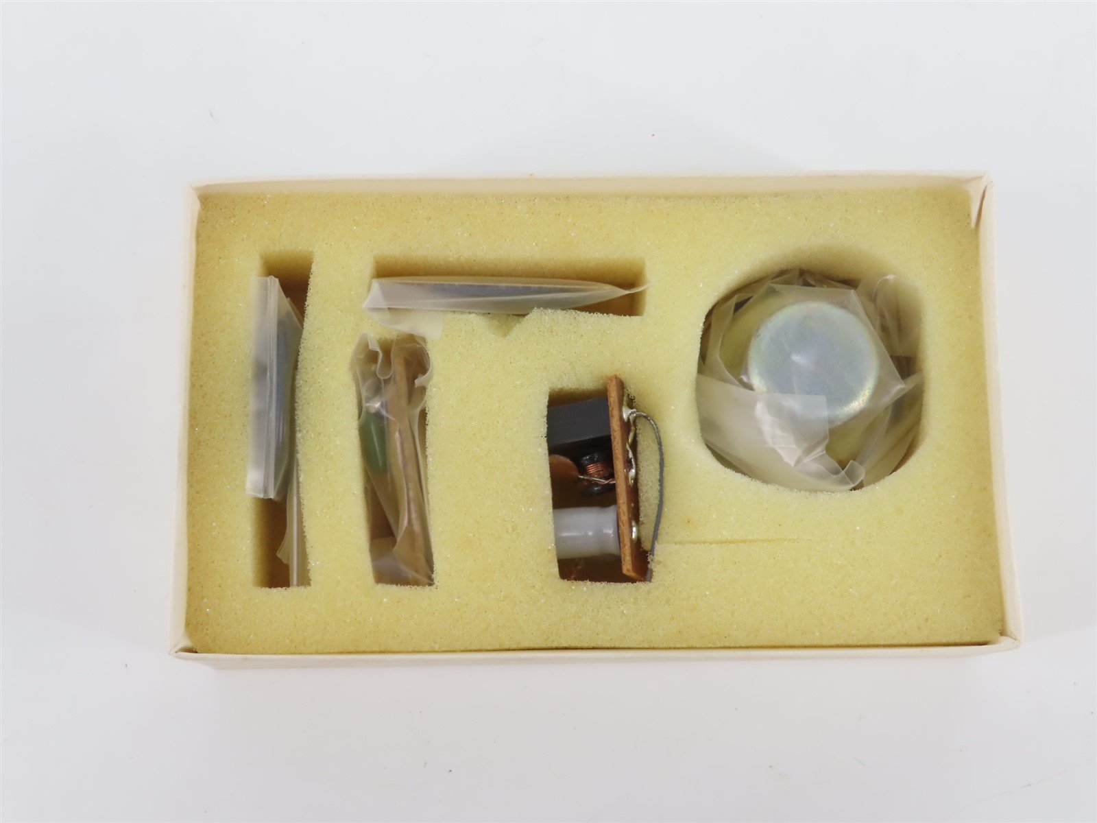 LOT of 8 HO 1/87 Scale PFM Pacific Fastmail Tender Sound Speaker Units