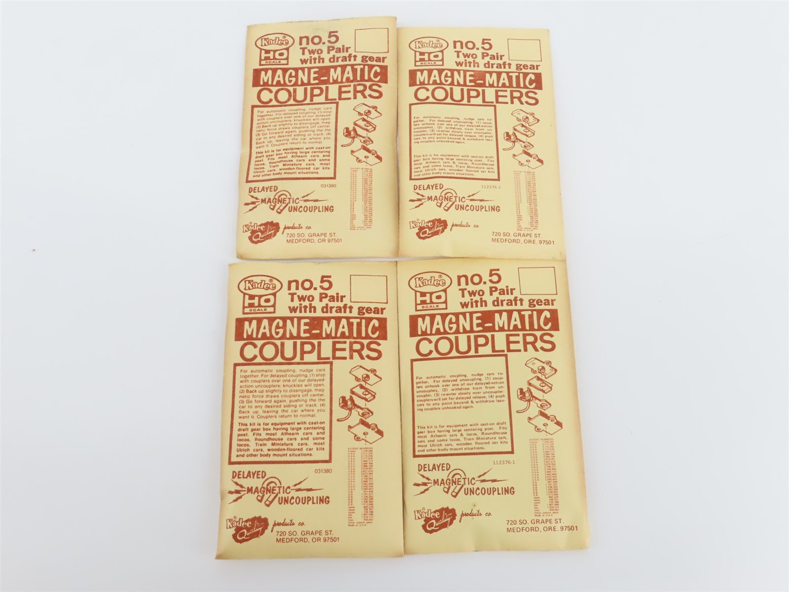 LOT of 20 HO Scale Kadee #5 Coupler Packs