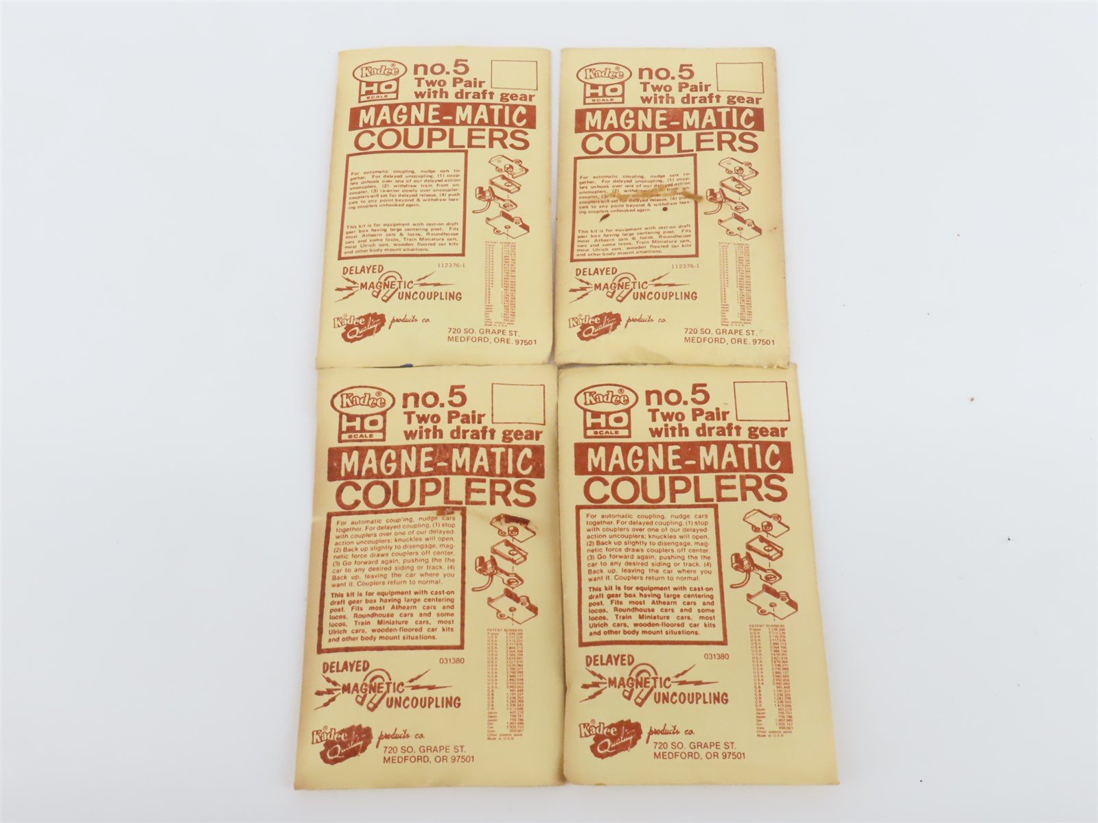 LOT of 20 HO Scale Kadee #5 Coupler Packs