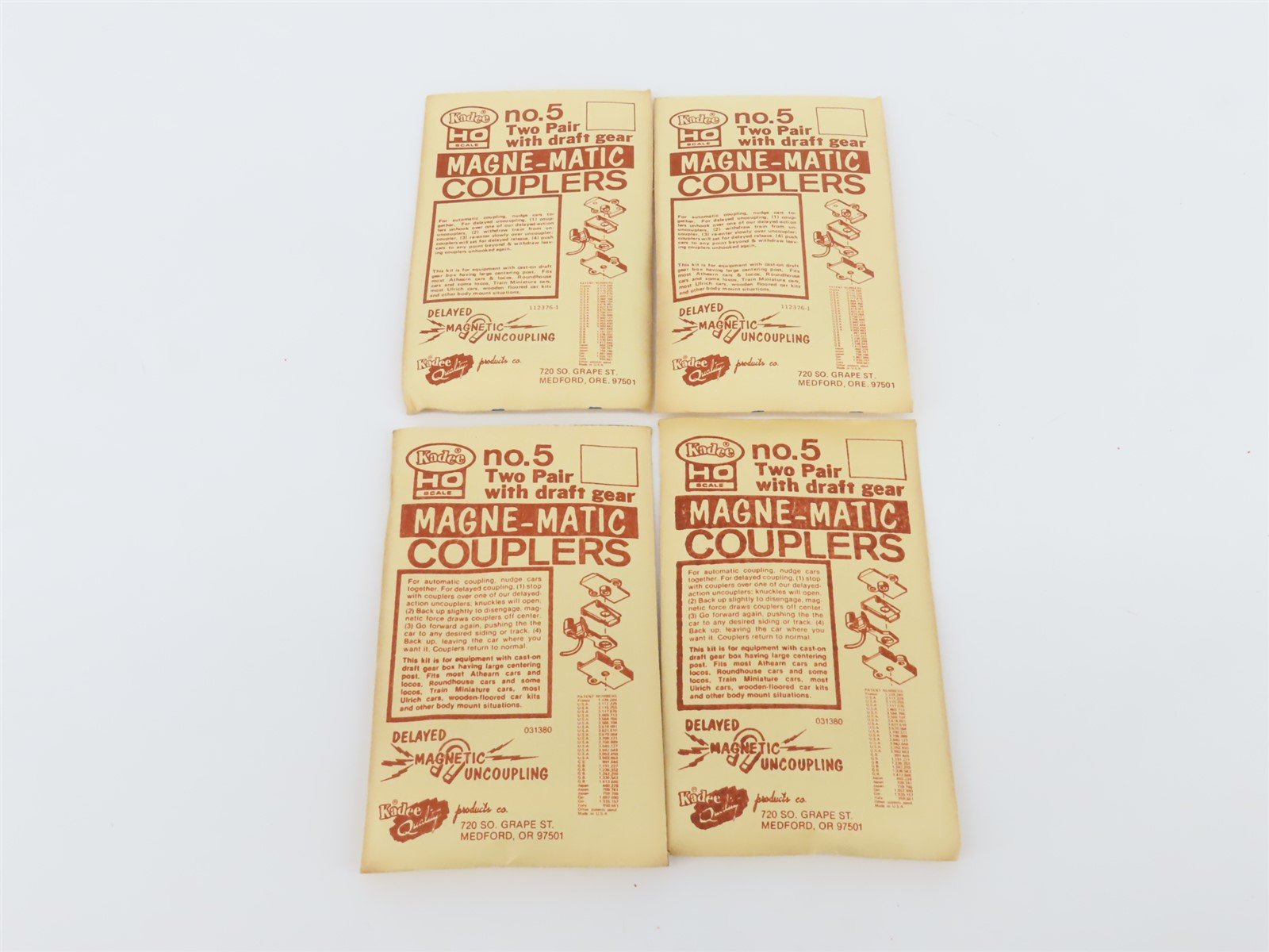 LOT of 20 HO Scale Kadee #5 Coupler Packs