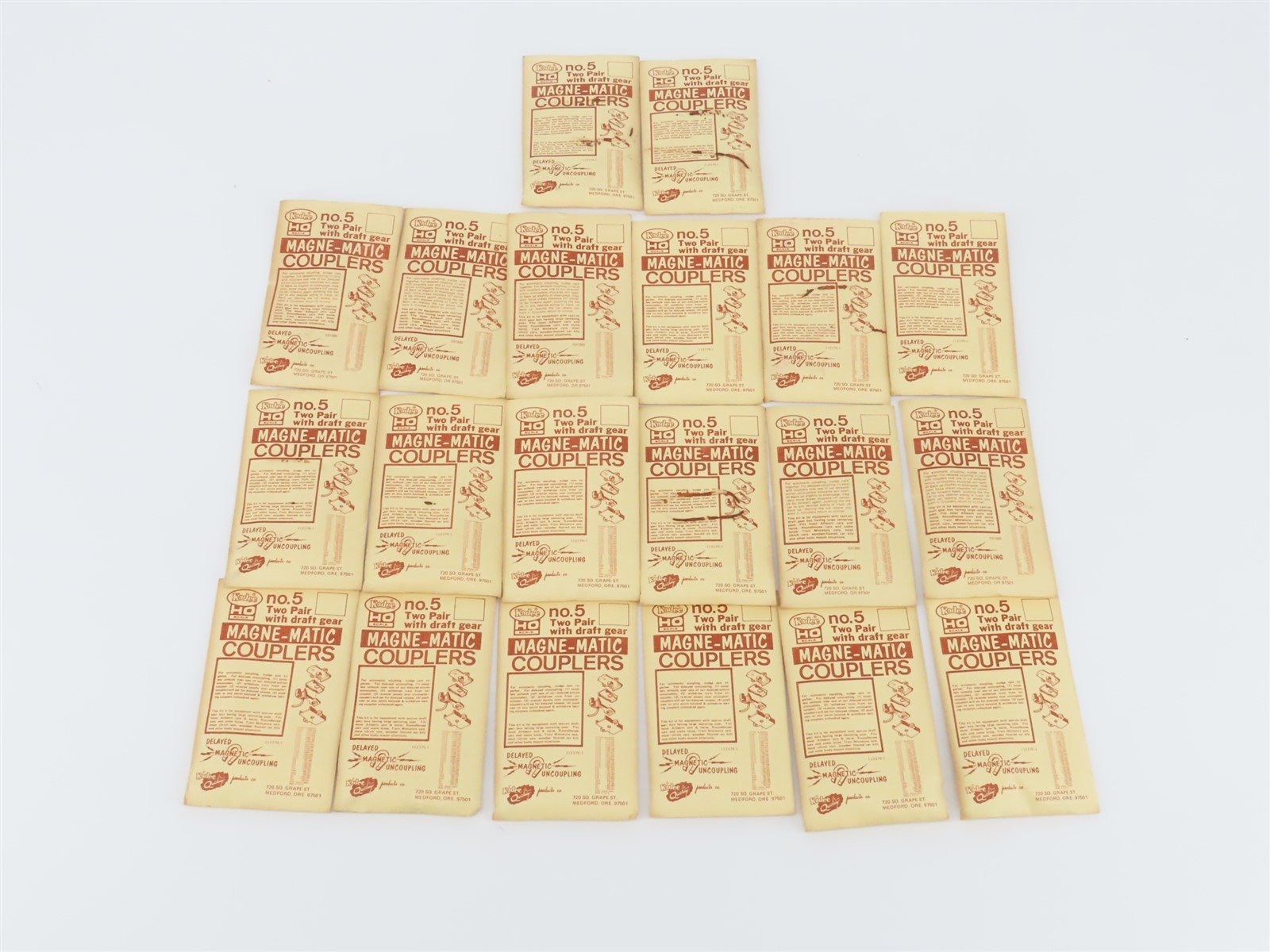LOT of 20 HO Scale Kadee #5 Coupler Packs