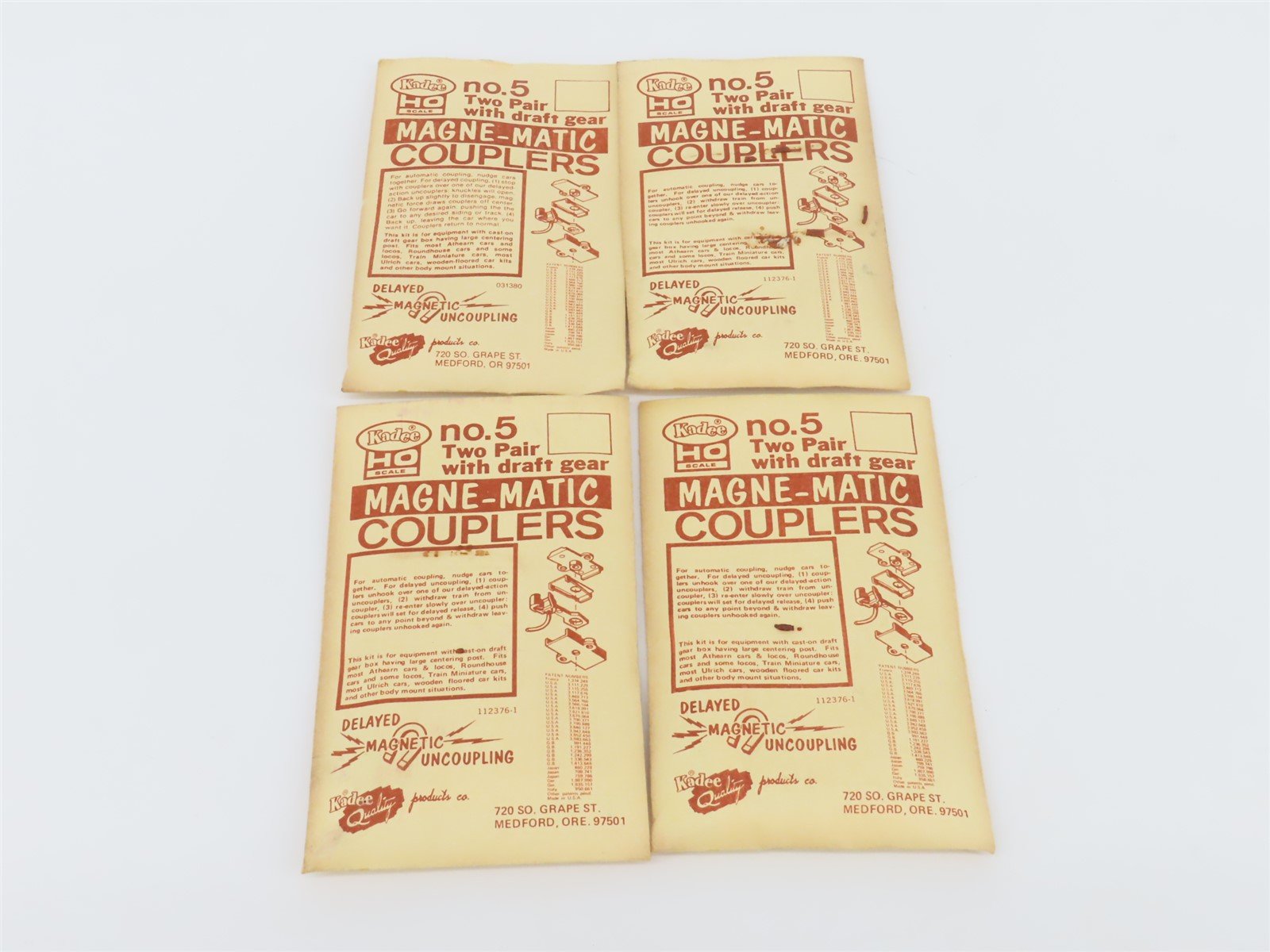 LOT of 20 HO Scale Kadee #5 Coupler Packs
