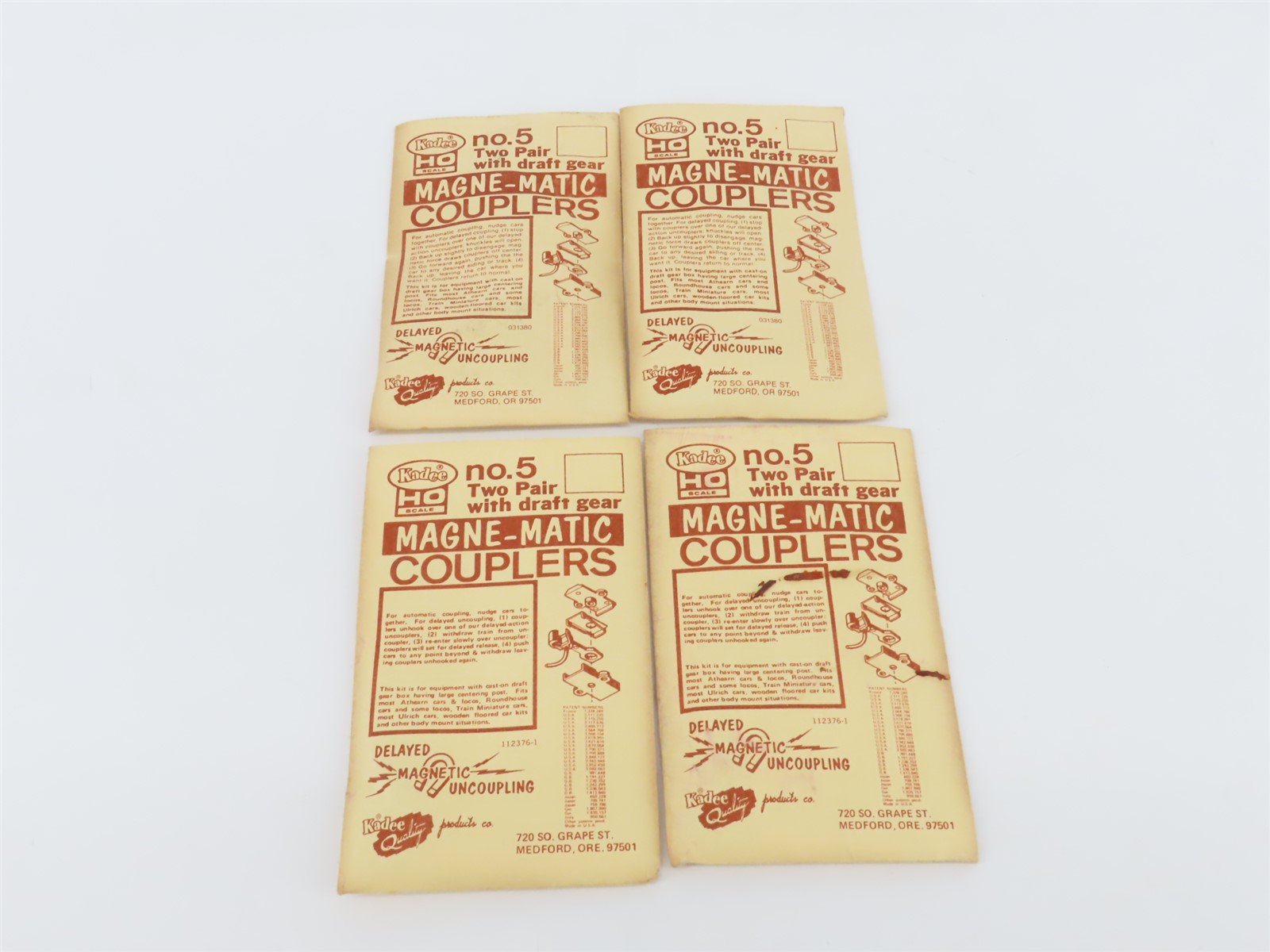 LOT of 20 HO Scale Kadee #5 Coupler Packs