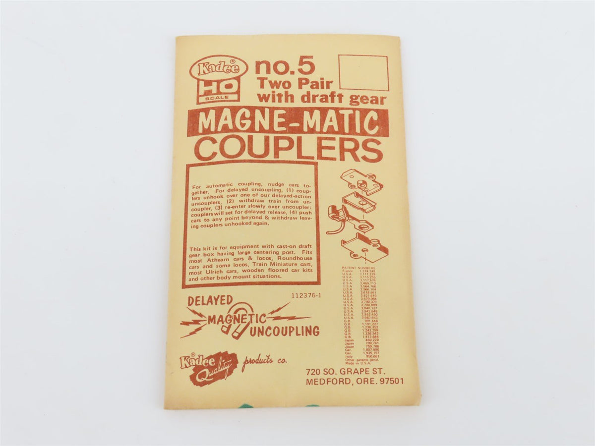 LOT of 20 HO Scale Kadee #5 Coupler Packs