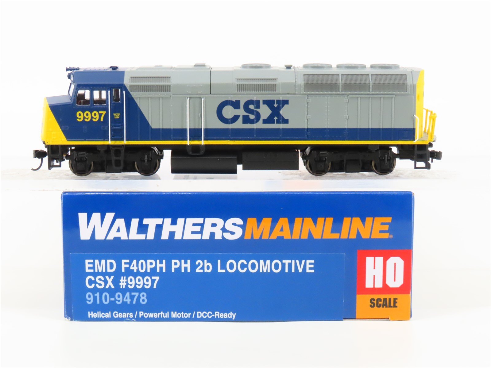 HO Scale Walthers 910-9478 CSX Railway F40PH PH 2b Diesel Locomotive #9997