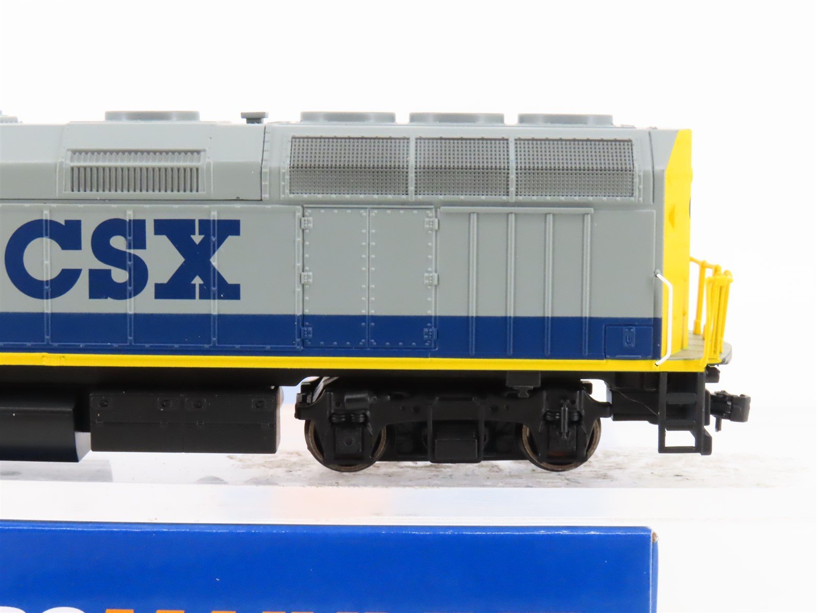 HO Scale Walthers 910-9478 CSX Railway F40PH PH 2b Diesel Locomotive #9997