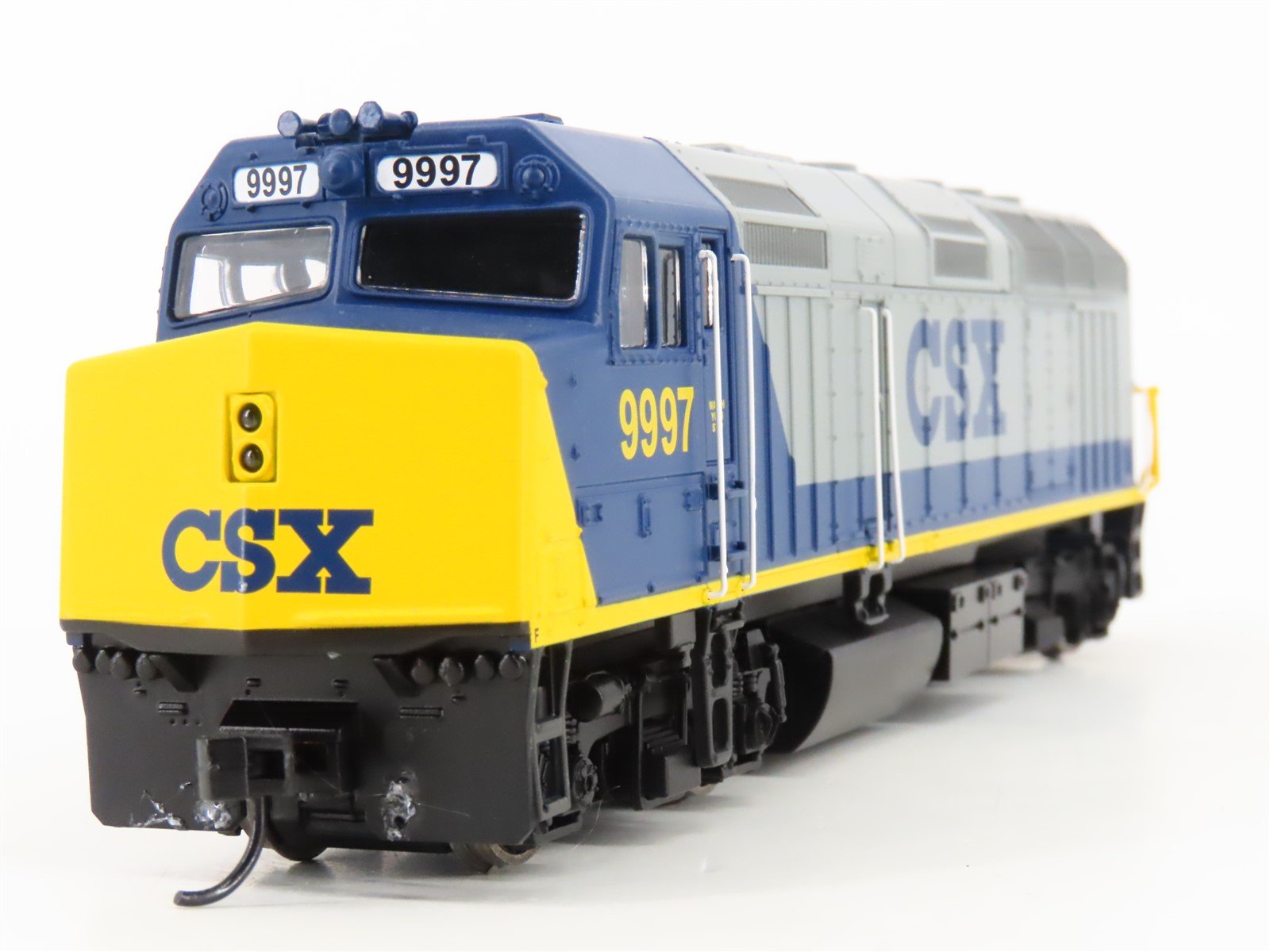 HO Scale Walthers 910-9478 CSX Railway F40PH PH 2b Diesel Locomotive #9997