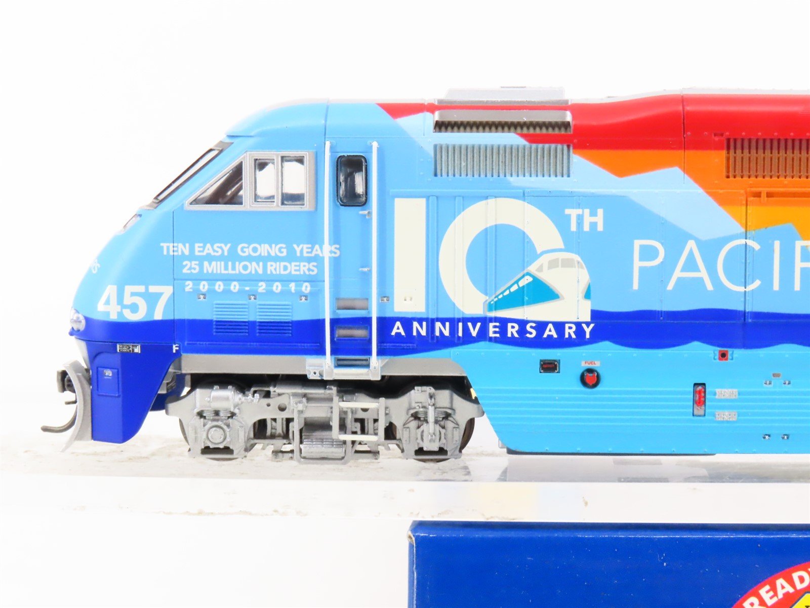 HO Athearn 26347 Amtrak Pacific Surfliner Anniversary F59PHI Diesel #457 w/ DCC