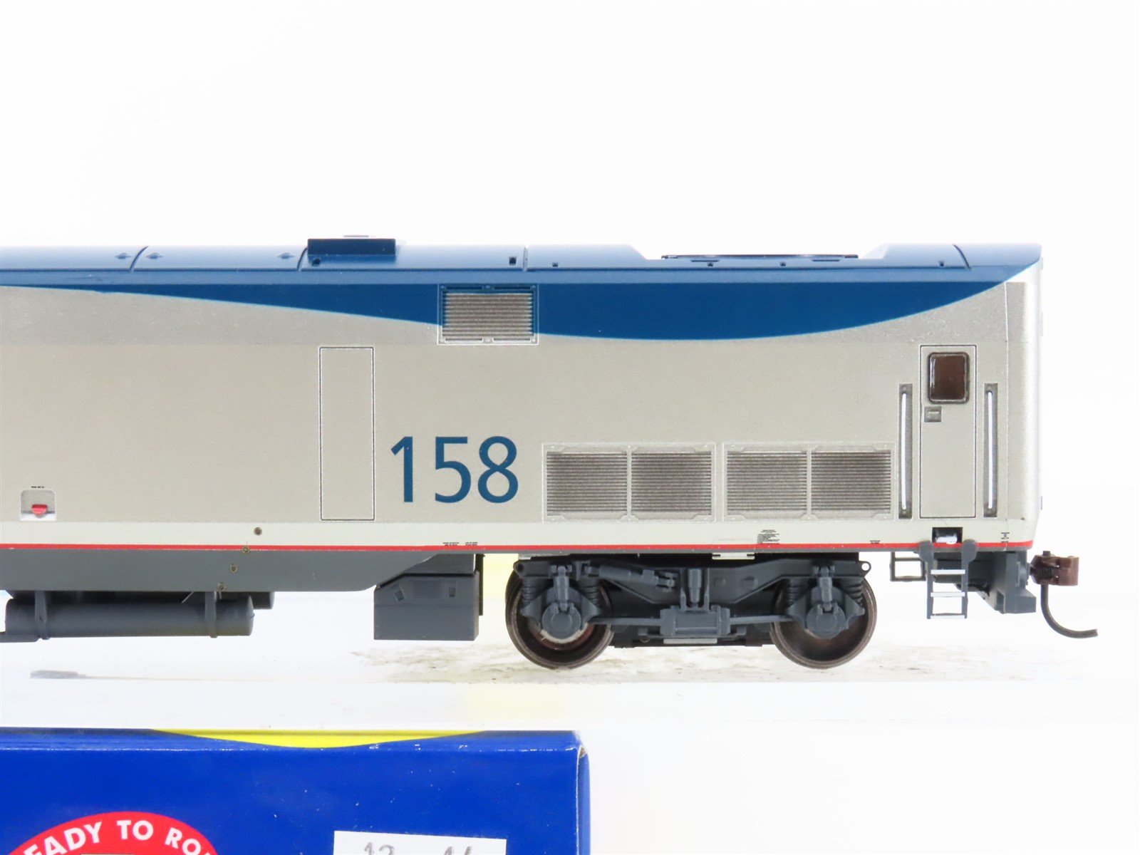 HO Scale Athearn RTR 88731 Amtrak Phase V P42DC Diesel Locomotive #158