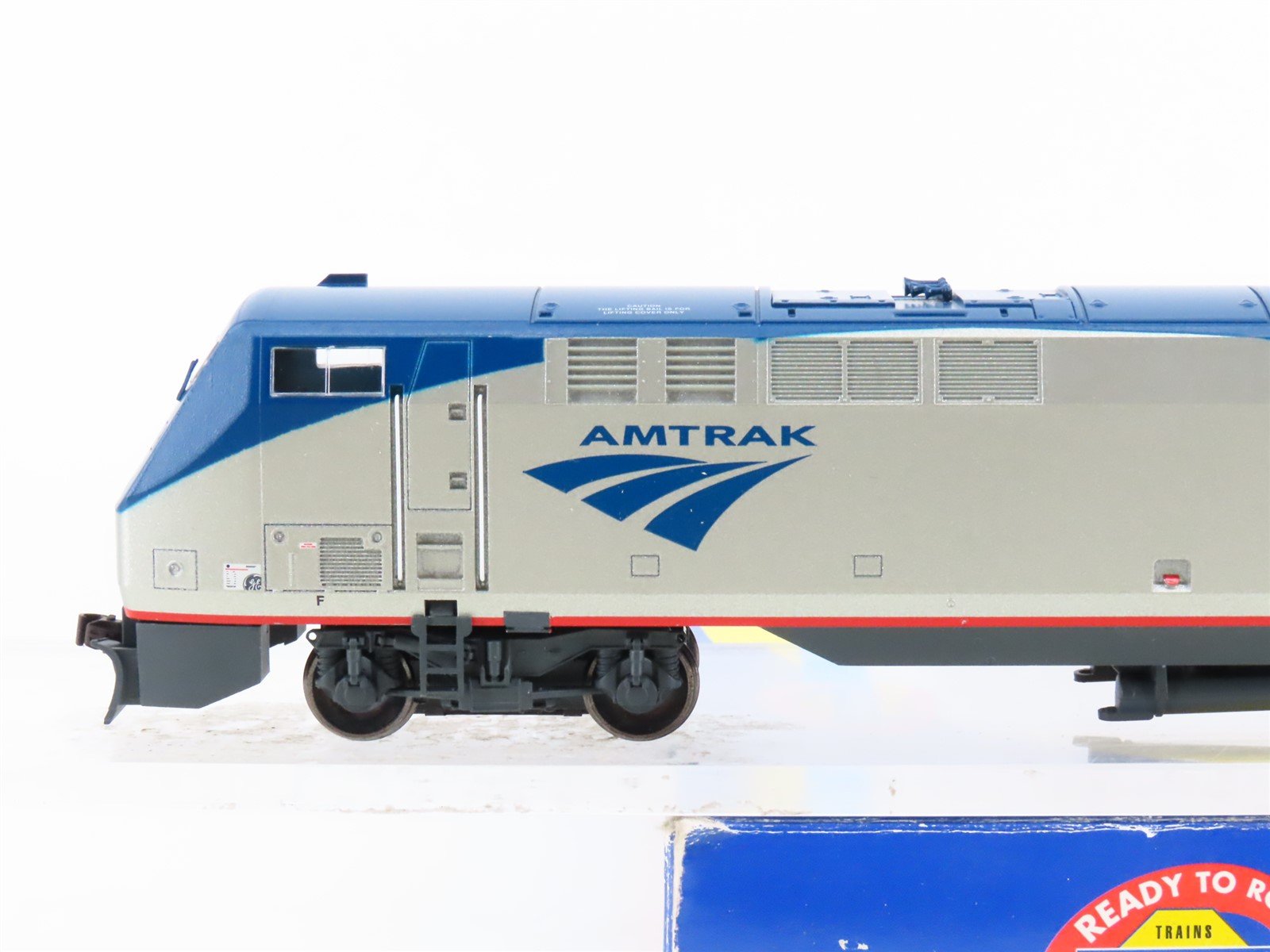HO Scale Athearn RTR 9670 Amtrak Phase V AMD103 (P42DC) Diesel Locomotive #204
