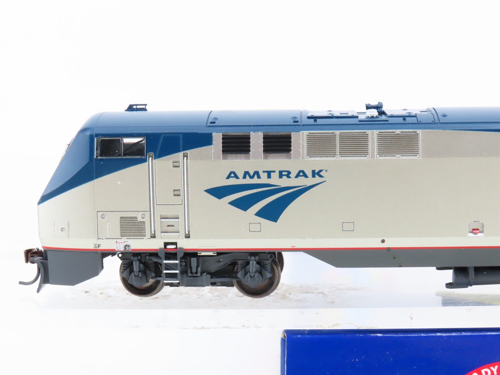 HO Scale Athearn RTR 88730 Amtrak Phase V P42DC Diesel Locomotive #75