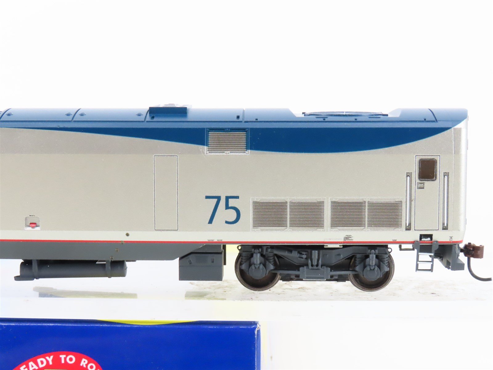 HO Scale Athearn RTR 88730 Amtrak Phase V P42DC Diesel Locomotive #75