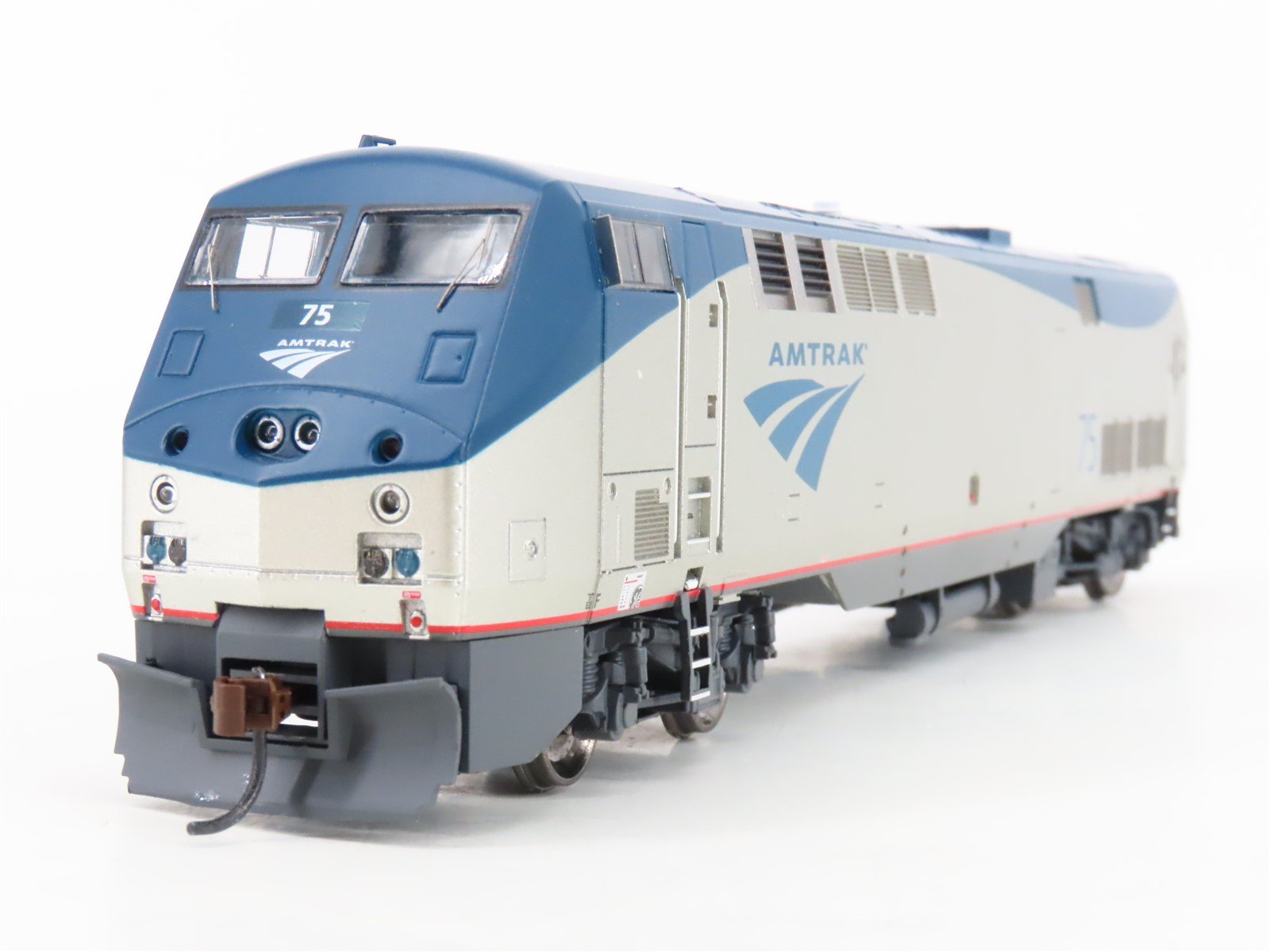 HO Scale Athearn RTR 88730 Amtrak Phase V P42DC Diesel Locomotive #75