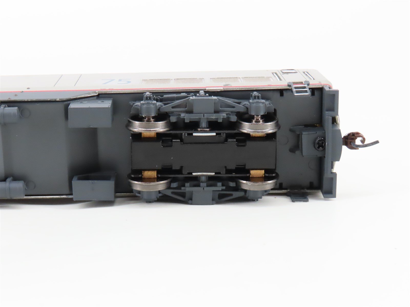 HO Scale Athearn RTR 88730 Amtrak Phase V P42DC Diesel Locomotive #75