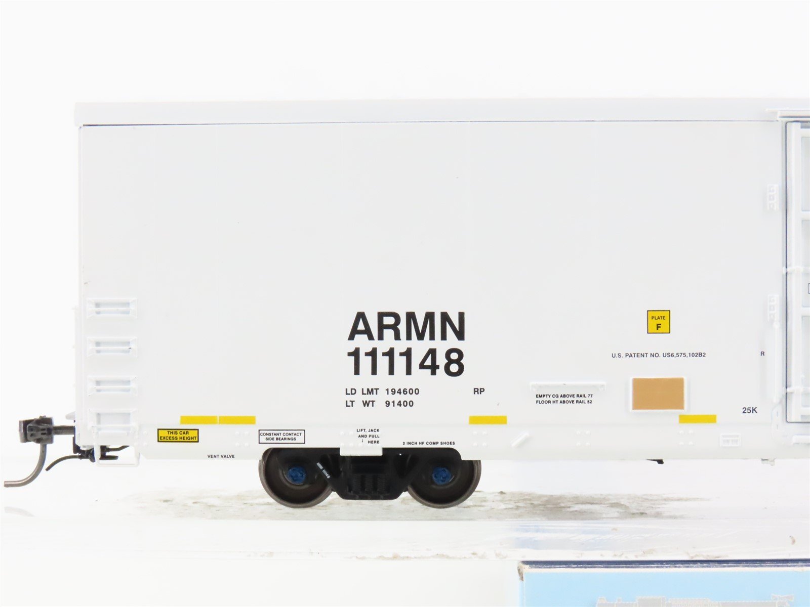 HO Scale BLMA Models 52007 ARMN UP Union Pacific Railroad 64' Reefer #111148