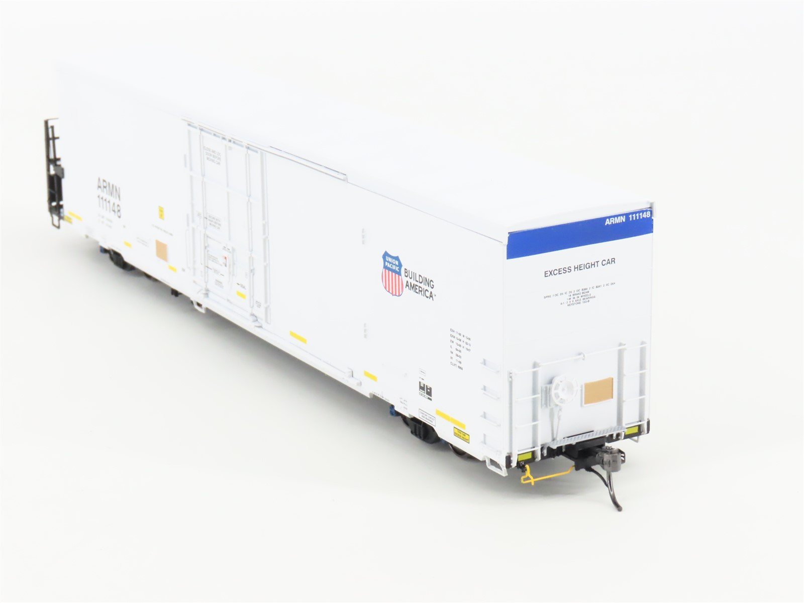 HO Scale BLMA Models 52007 ARMN UP Union Pacific Railroad 64' Reefer #111148