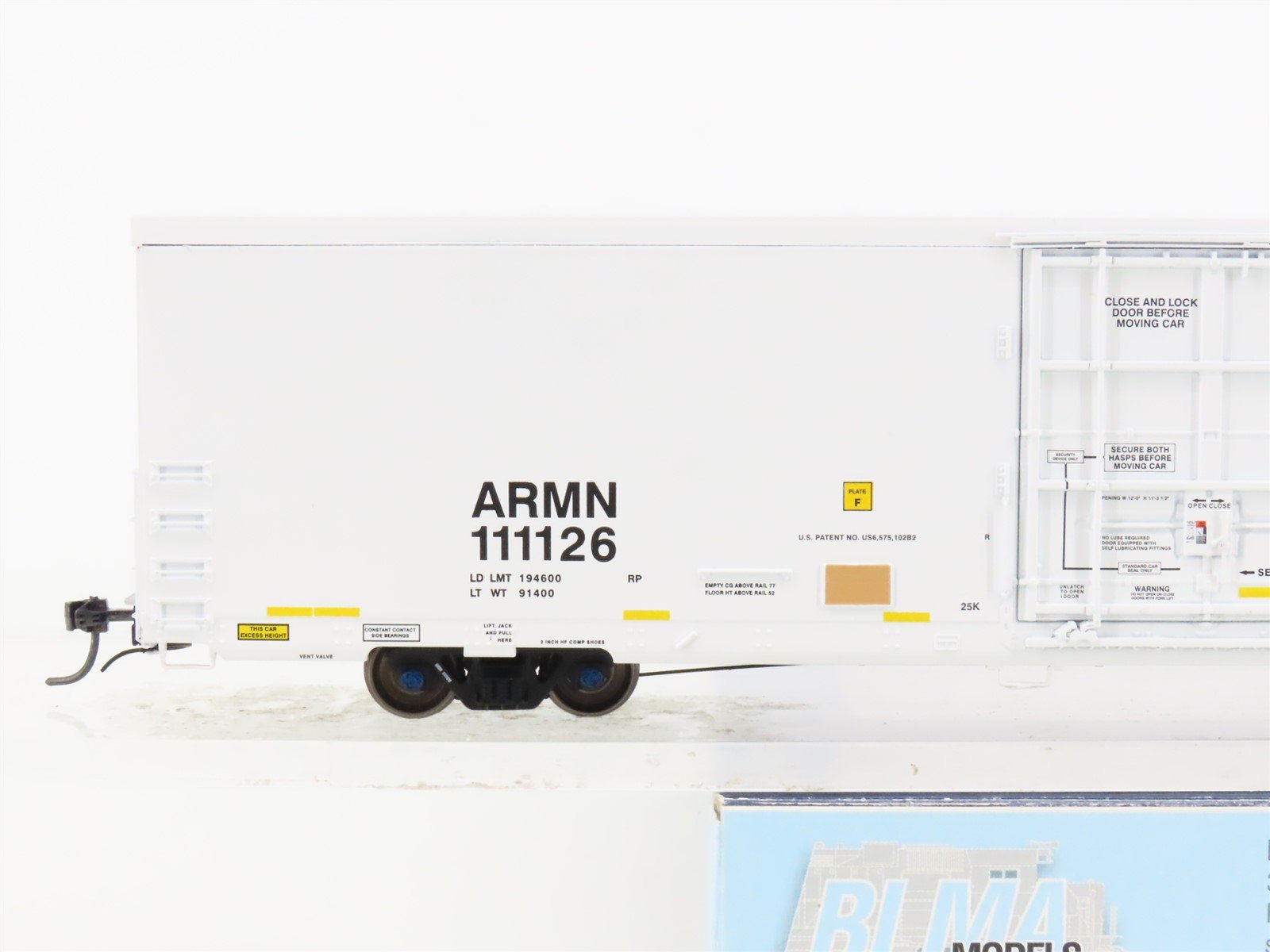 HO Scale BLMA Models 52006 ARMN UP Union Pacific Railroad 64' Reefer #111126