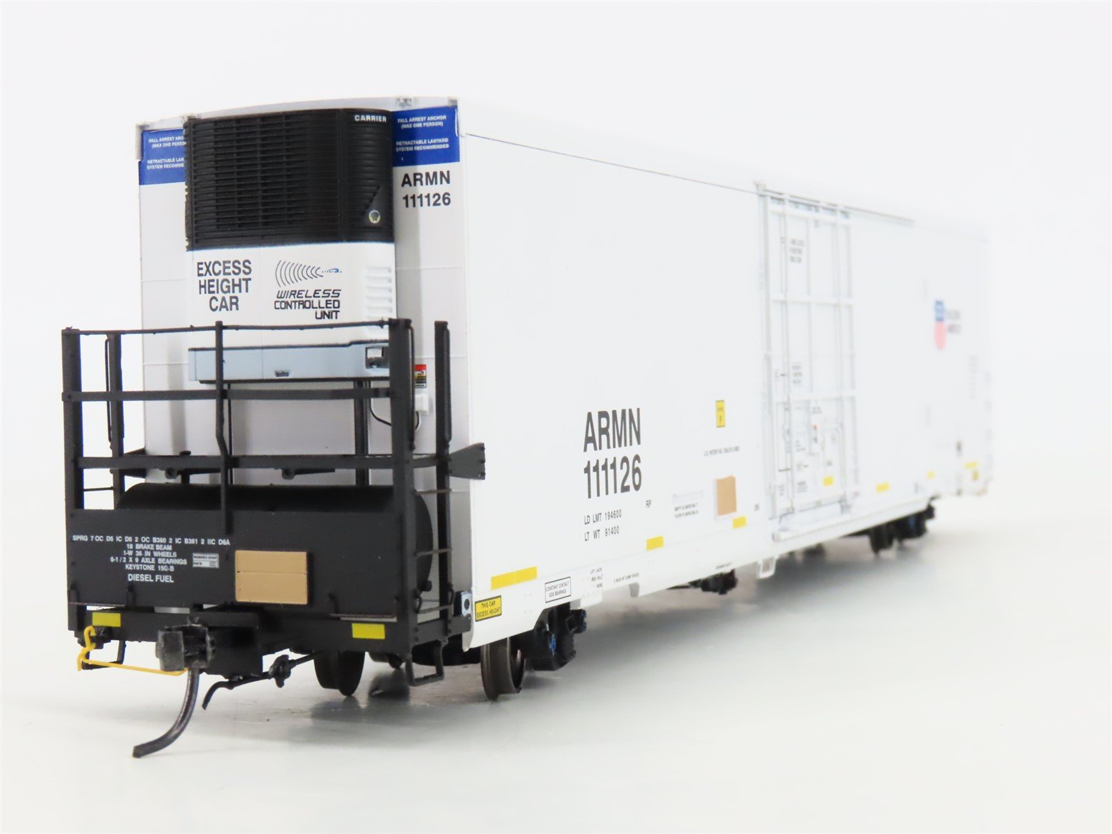 HO Scale BLMA Models 52006 ARMN UP Union Pacific Railroad 64' Reefer #111126