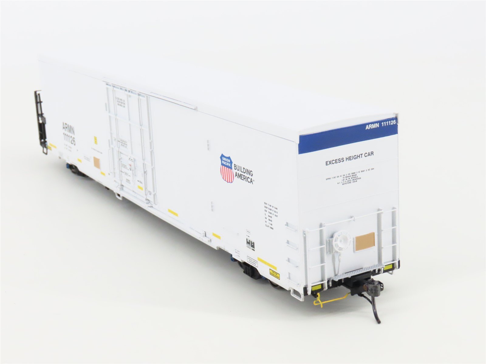 HO Scale BLMA Models 52006 ARMN UP Union Pacific Railroad 64' Reefer #111126