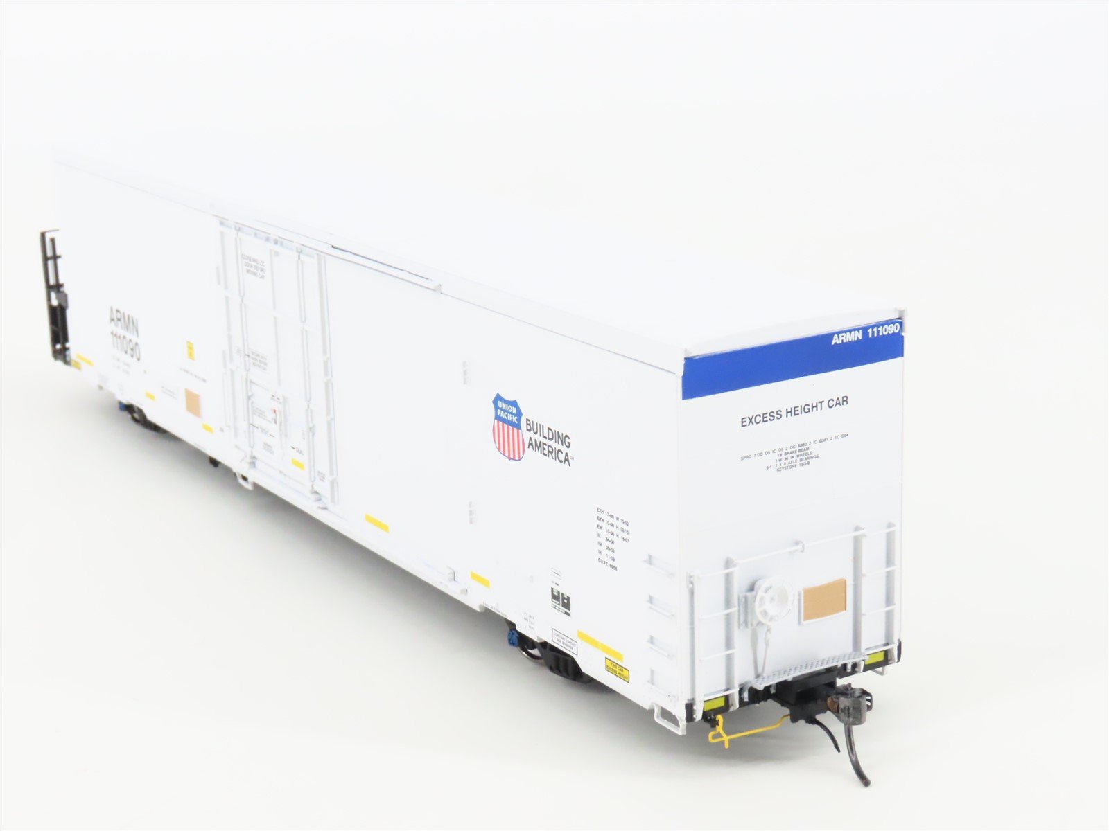HO Scale BLMA Models 52004 ARMN UP Union Pacific Railroad 64' Reefer #111090