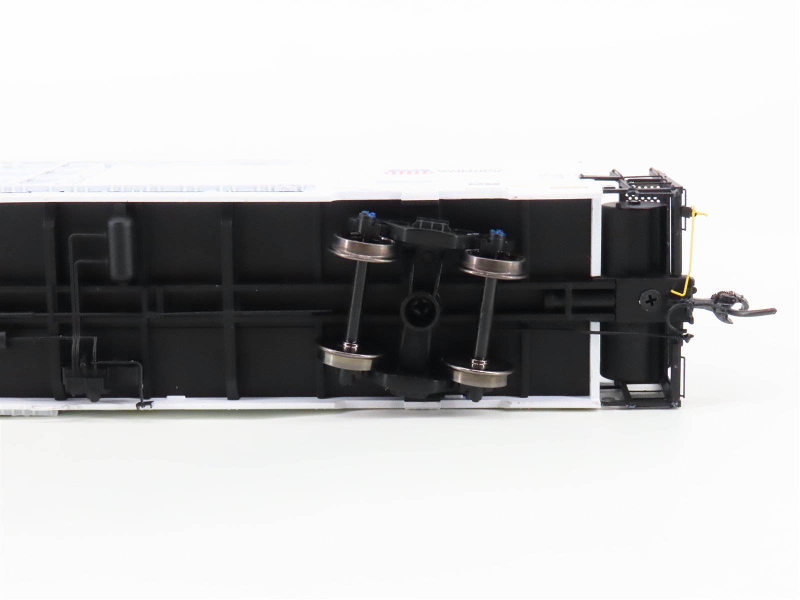 HO Scale BLMA Models 52004 ARMN UP Union Pacific Railroad 64' Reefer #111090