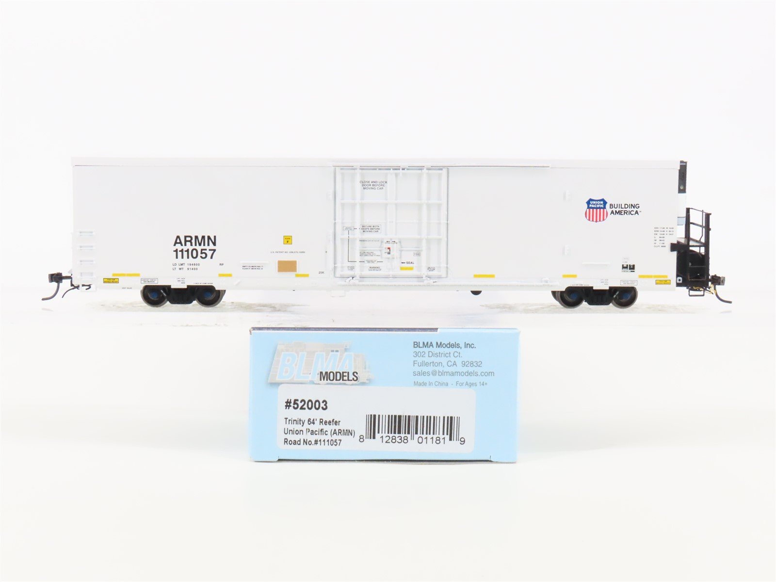 HO Scale BLMA Models 52003 ARMN UP Union Pacific Railroad 64' Reefer #111057
