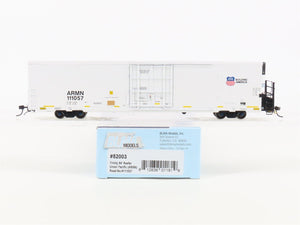 HO Scale BLMA Models 52003 ARMN UP Union Pacific Railroad 64' Reefer #111057