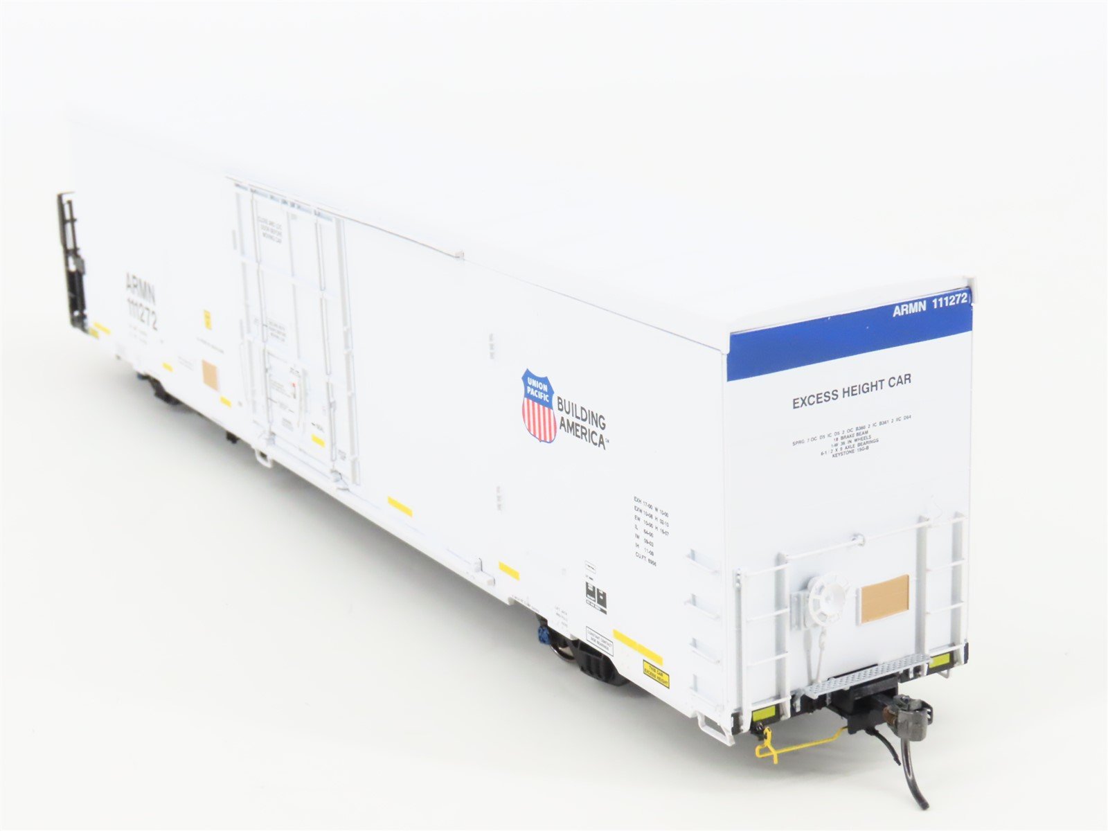HO Scale BLMA Models 52013 ARMN UP Union Pacific Railroad 64' Reefer #111272